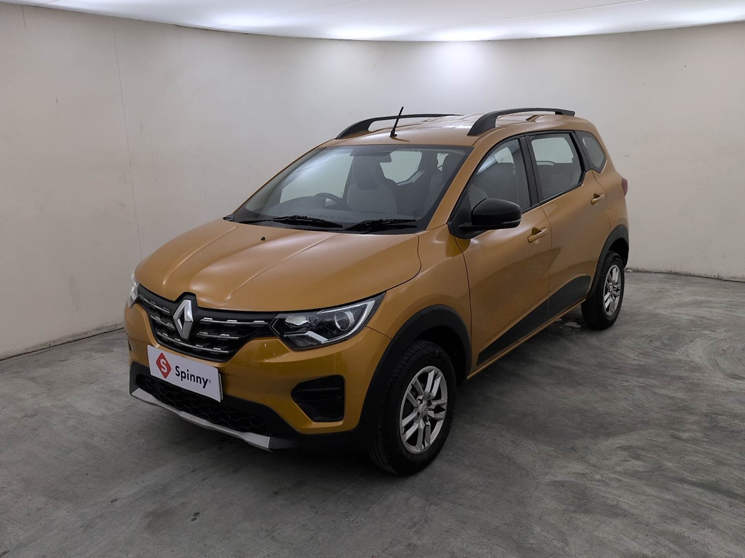 Used 2022 Renault Triber RXT Petrol Manual exterior LEFT FRONT CORNER VIEW