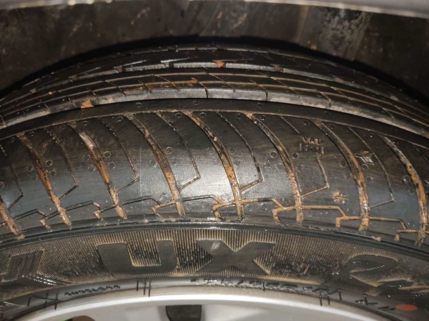 Used 2018 Honda Amaze 1.2 V CVT Petrol Petrol Automatic tyres LEFT REAR TYRE TREAD VIEW