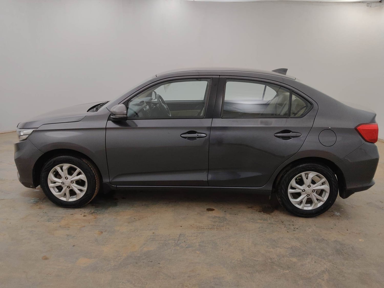 Used 2018 Honda Amaze 1.2 V CVT Petrol Petrol Automatic exterior LEFT SIDE VIEW