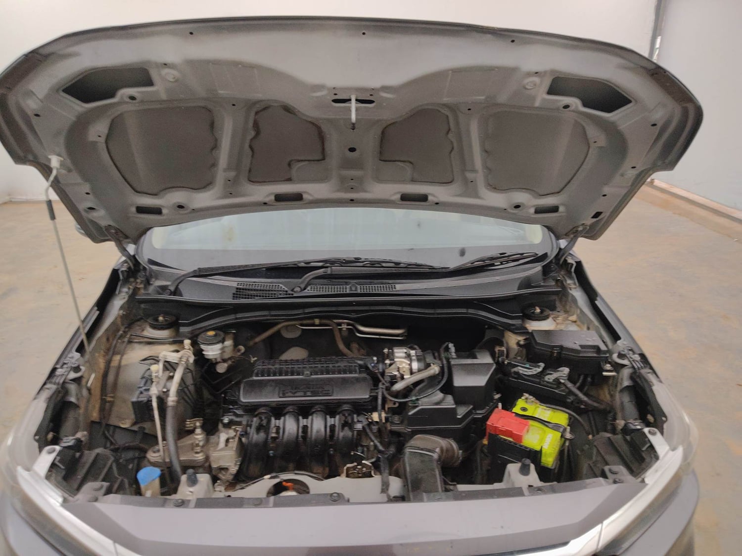 Used 2018 Honda Amaze 1.2 V CVT Petrol Petrol Automatic engine ENGINE & BONNET OPEN FRONT VIEW