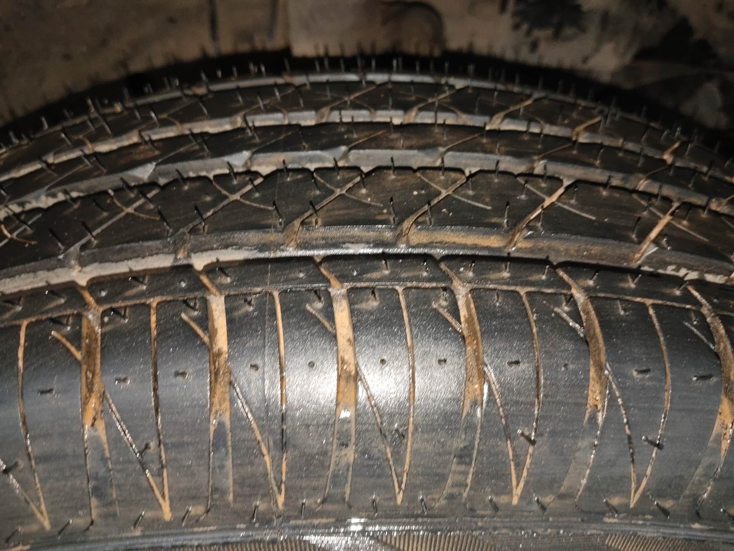 Used 2018 Honda Amaze 1.2 V CVT Petrol Petrol Automatic tyres RIGHT FRONT TYRE TREAD VIEW