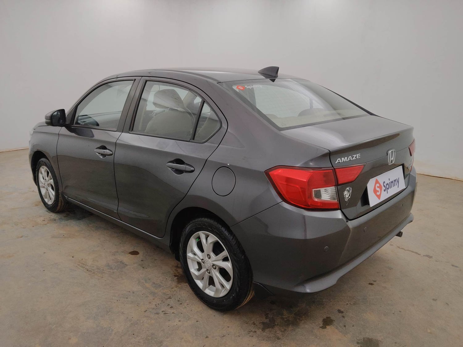 Used 2018 Honda Amaze 1.2 V CVT Petrol Petrol Automatic exterior LEFT REAR CORNER VIEW