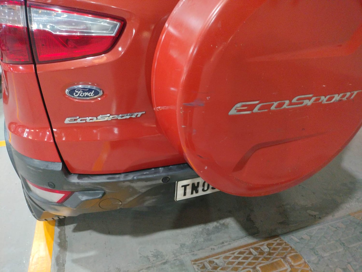 Used 2016 Ford EcoSport Titanium 1.5L Ti-VCT AT Petrol Automatic dents MINOR SCRATCH