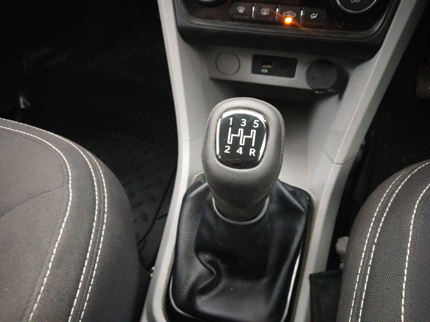 Used 2020 Tata Tiago XZ Plus Petrol Manual interior GEAR  KNOB VIEW