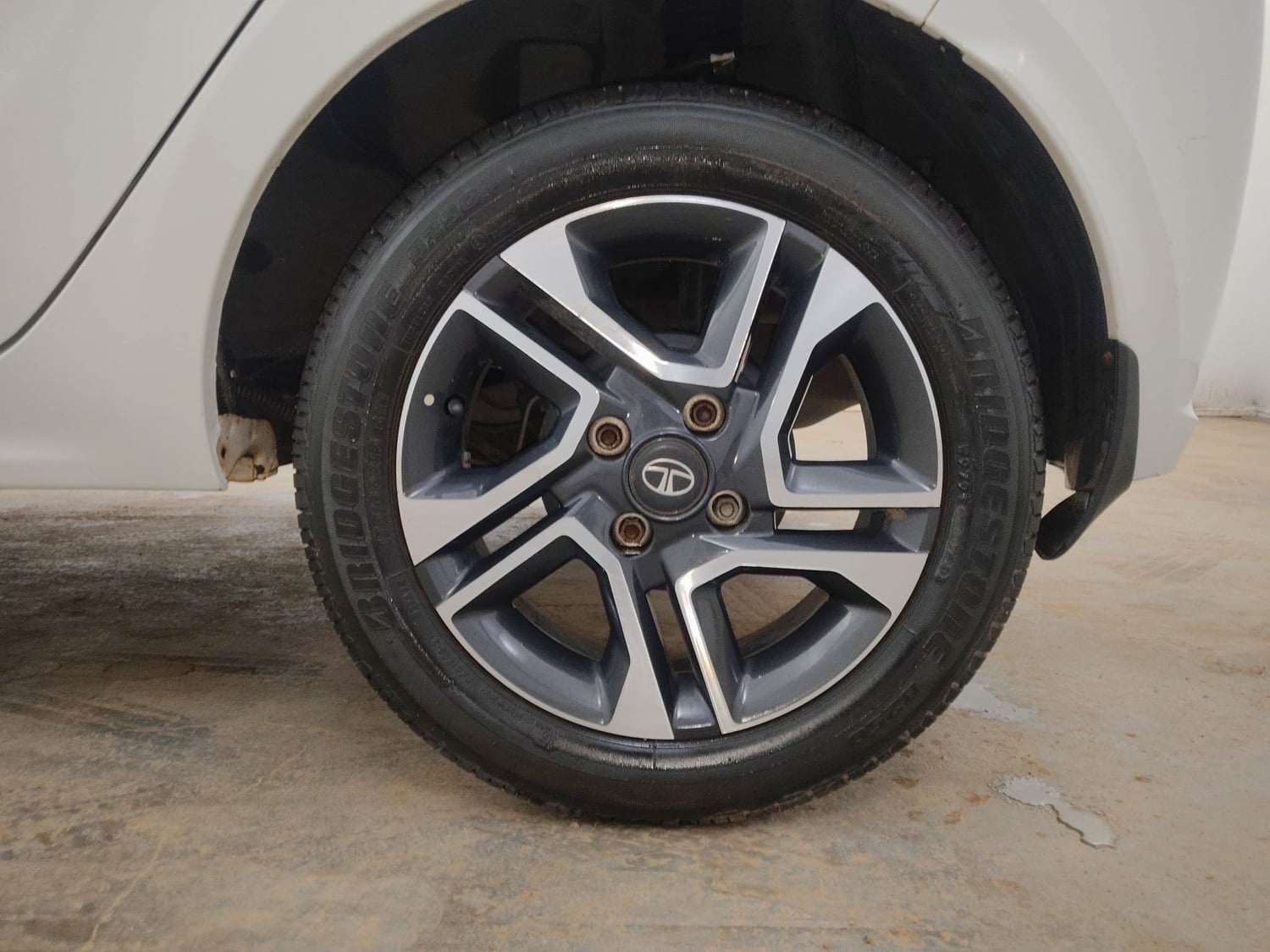 Used 2020 Tata Tiago XZ Plus Petrol Manual tyres LEFT REAR TYRE RIM VIEW