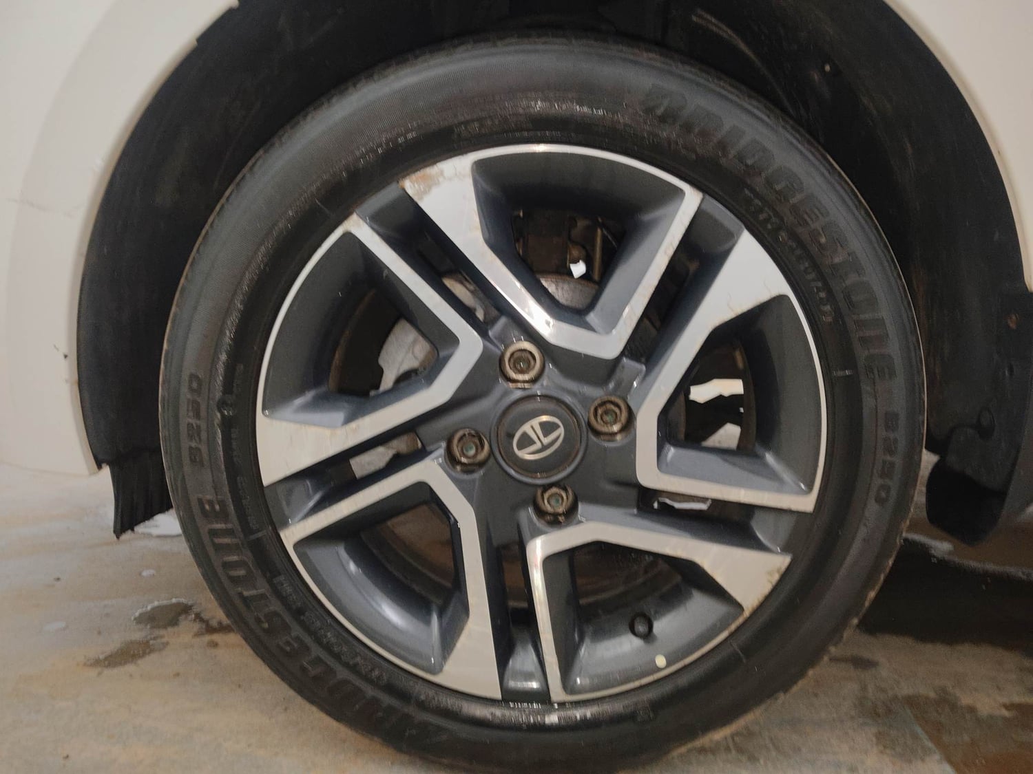Used 2020 Tata Tiago XZ Plus Petrol Manual tyres LEFT FRONT TYRE RIM VIEW