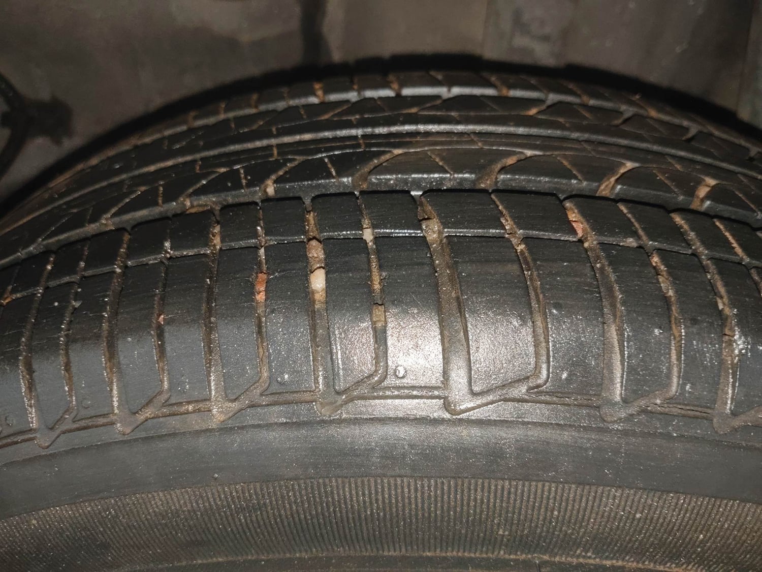 Used 2020 Tata Tiago XZ Plus Petrol Manual tyres LEFT REAR TYRE TREAD VIEW