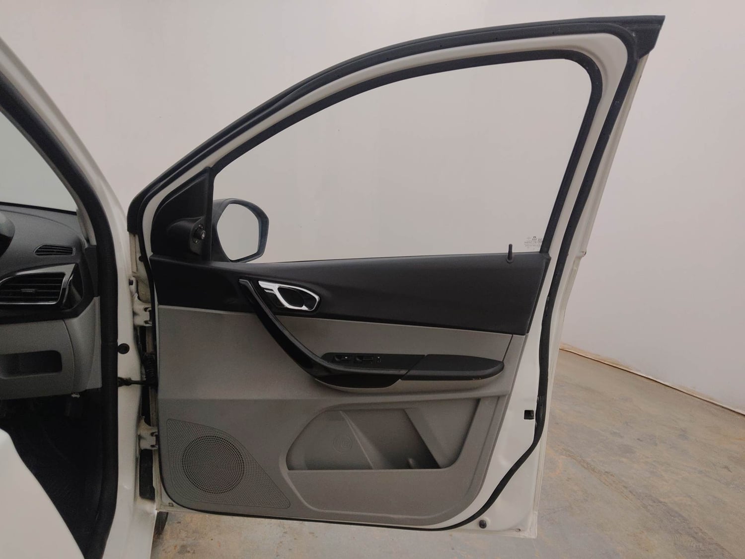 Used 2020 Tata Tiago XZ Plus Petrol Manual interior RIGHT FRONT DOOR OPEN VIEW