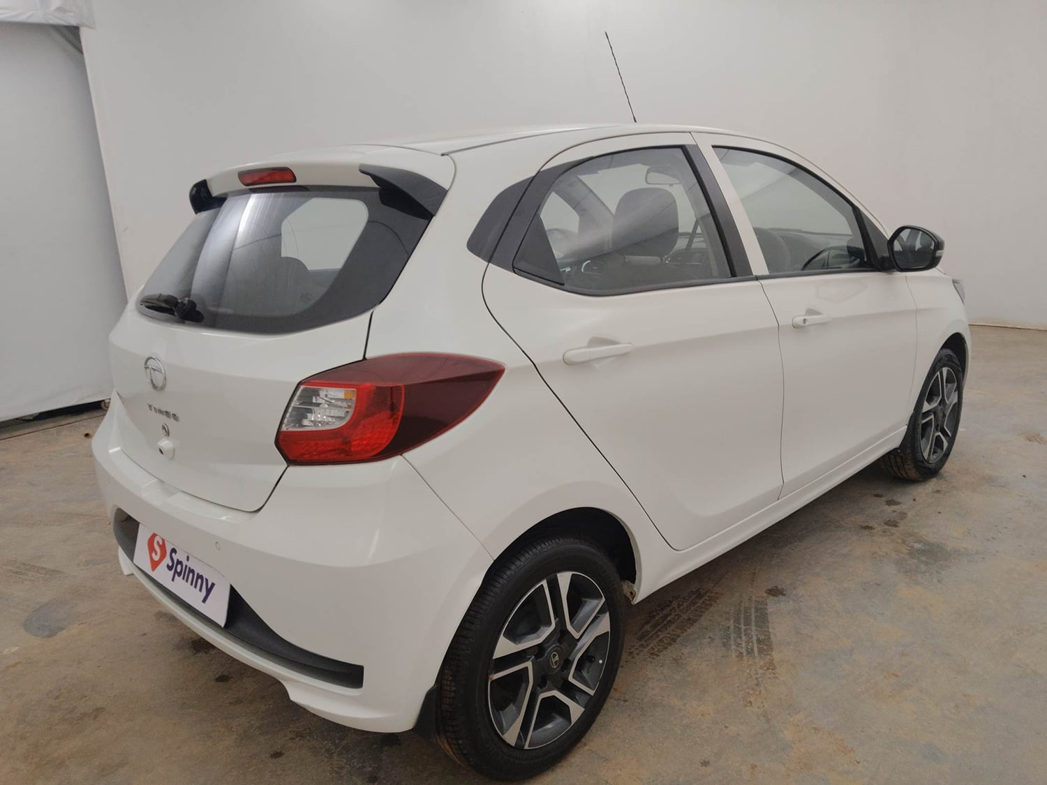 Used 2020 Tata Tiago XZ Plus Petrol Manual exterior RIGHT REAR CORNER VIEW
