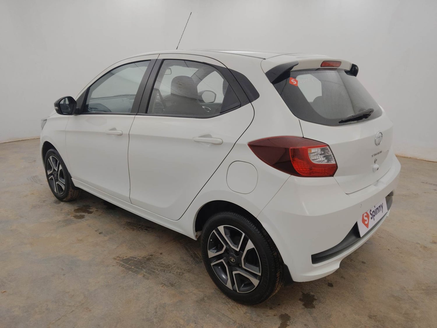 Used 2020 Tata Tiago XZ Plus Petrol Manual exterior LEFT REAR CORNER VIEW