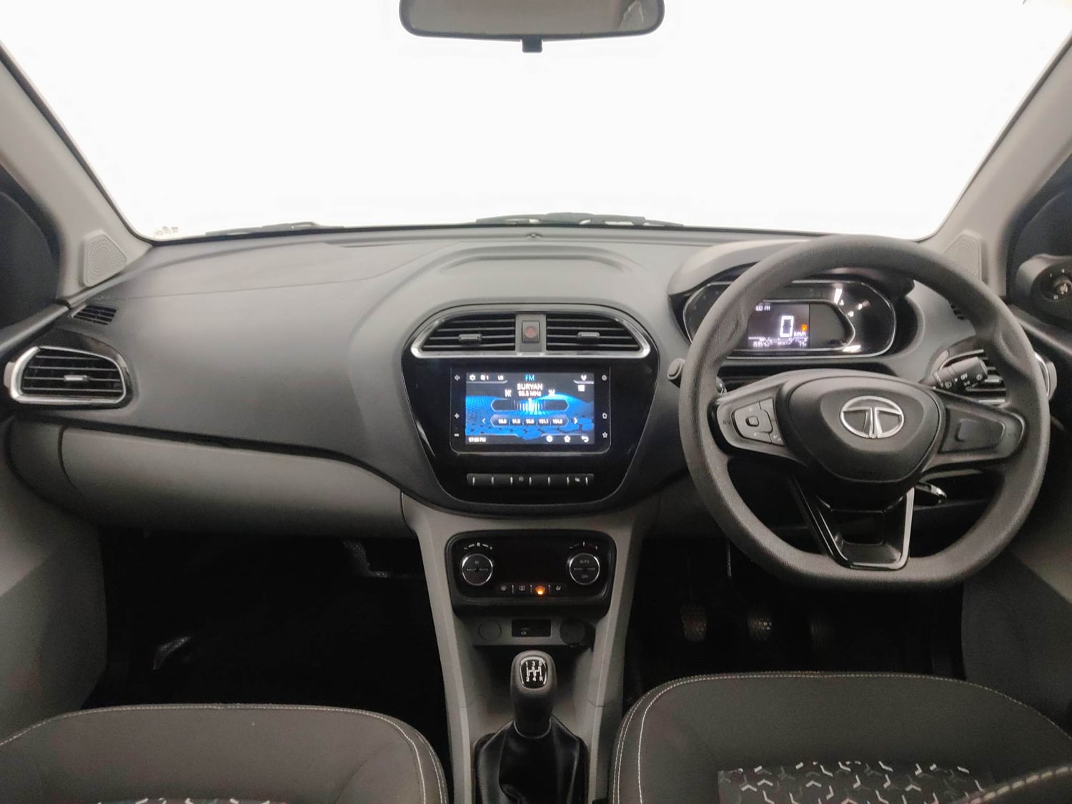 Used 2020 Tata Tiago XZ Plus Petrol Manual interior DASHBOARD VIEW