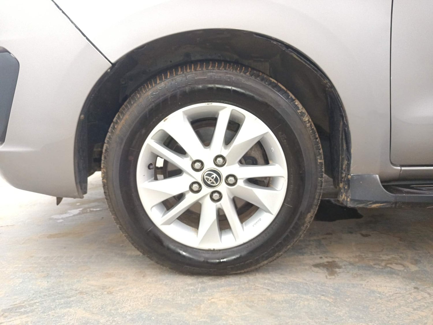 Used 2019 Toyota Innova Crysta 2.8 GX AT 7 STR Diesel Automatic tyres LEFT FRONT TYRE RIM VIEW