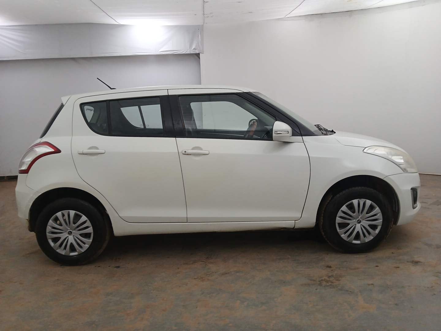 Used 2016 Maruti Suzuki Swift VXi Petrol Manual exterior RIGHT SIDE VIEW