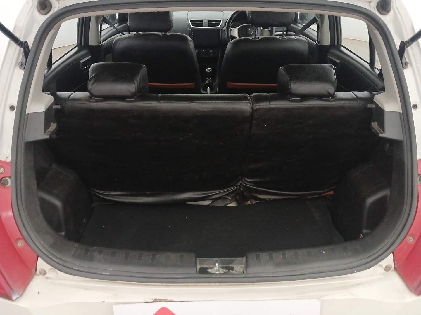 Used 2016 Maruti Suzuki Swift VXi Petrol Manual interior DICKY INSIDE VIEW
