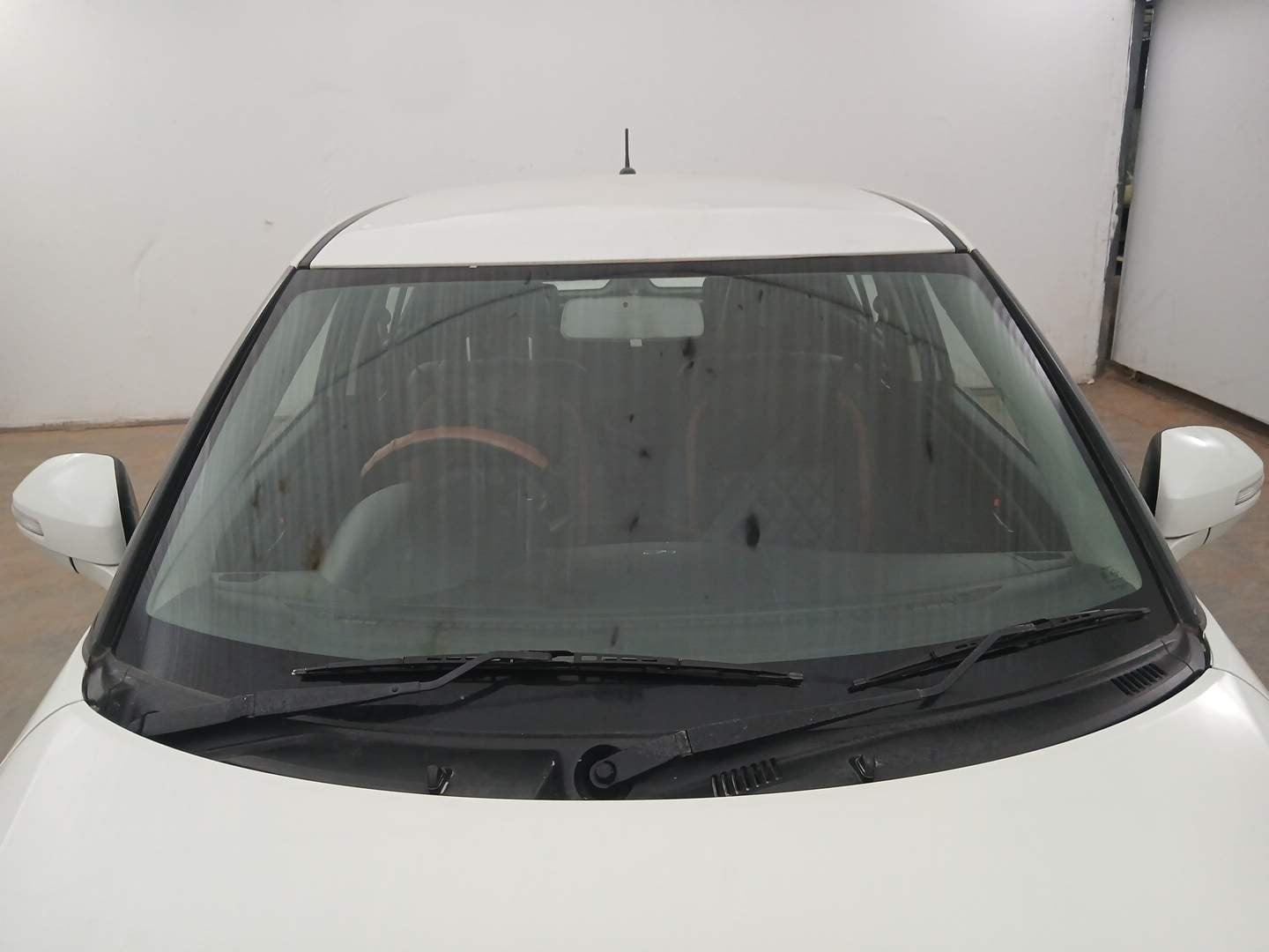 Used 2016 Maruti Suzuki Swift VXi Petrol Manual exterior FRONT WINDSHIELD VIEW