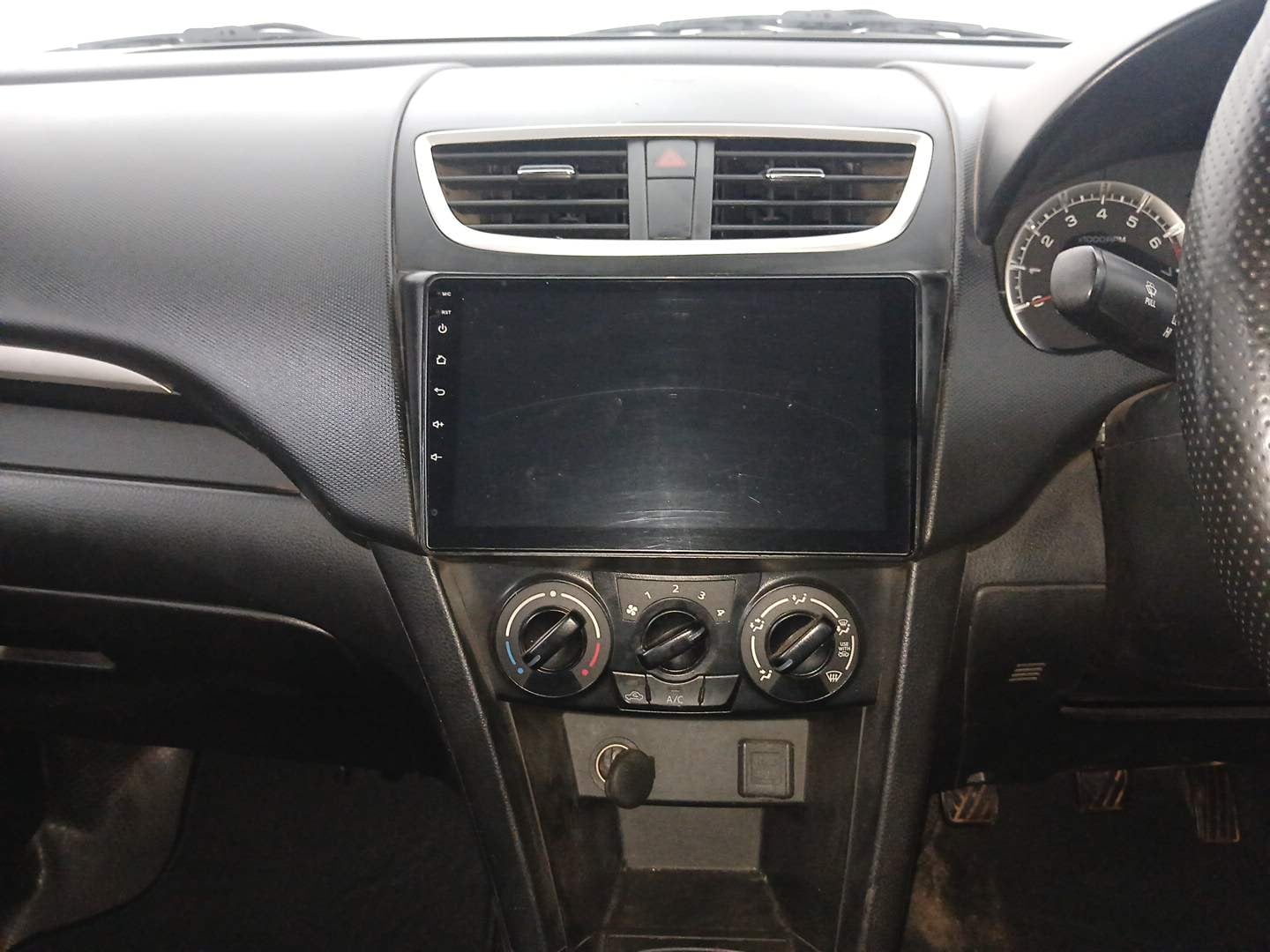 Used 2016 Maruti Suzuki Swift VXi Petrol Manual interior MUSIC SYSTEM & AC CONTROL VIEW