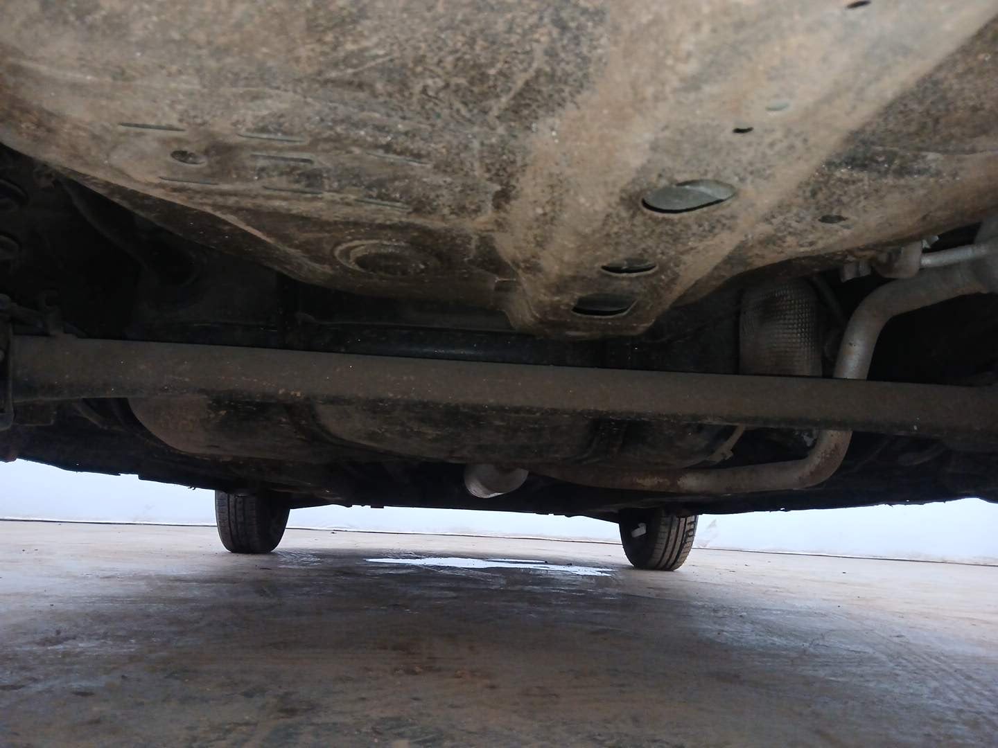 Used 2016 Maruti Suzuki Swift VXi Petrol Manual extra REAR UNDERBODY VIEW (TAKEN FROM REAR)