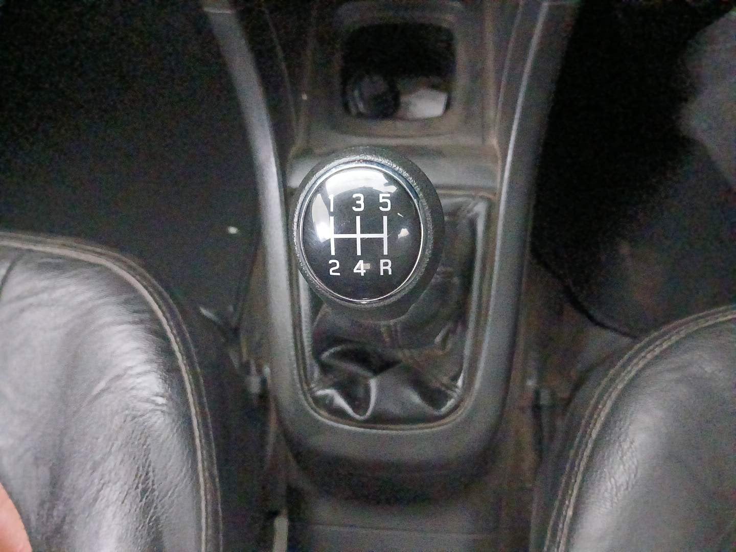 Used 2016 Maruti Suzuki Swift VXi Petrol Manual interior GEAR  KNOB VIEW