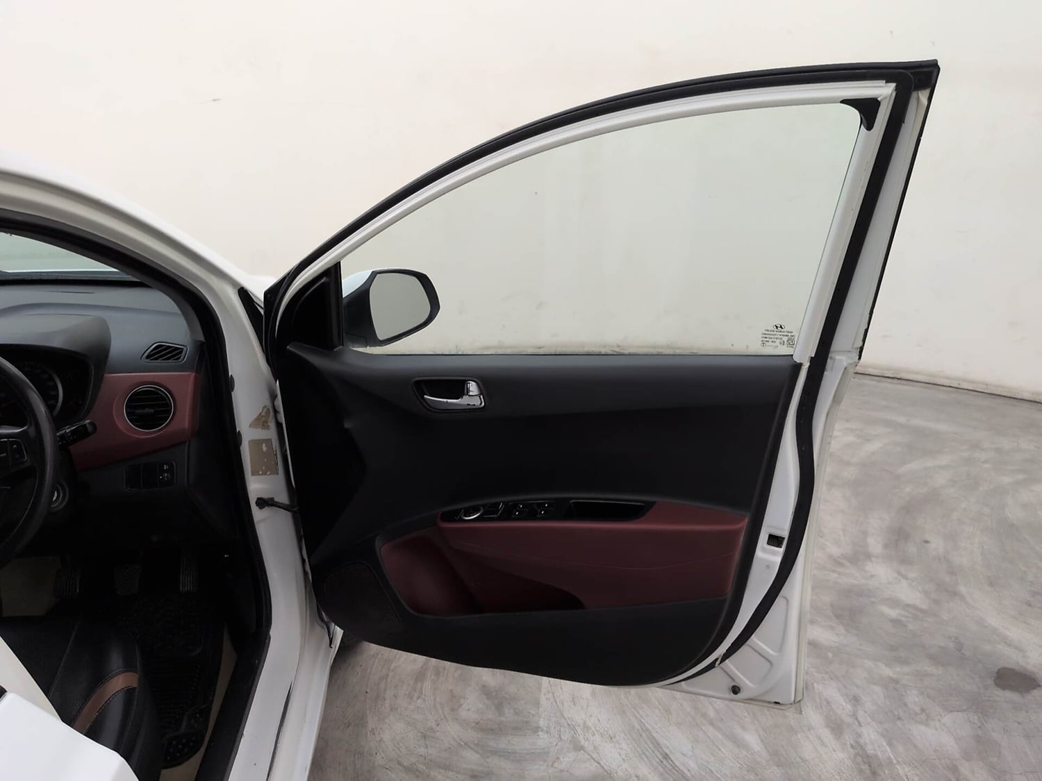 Used 2016 Hyundai Grand i10 [2013-2017] Prime 1.2 Kappa VTVT Petrol Manual interior RIGHT FRONT DOOR OPEN VIEW