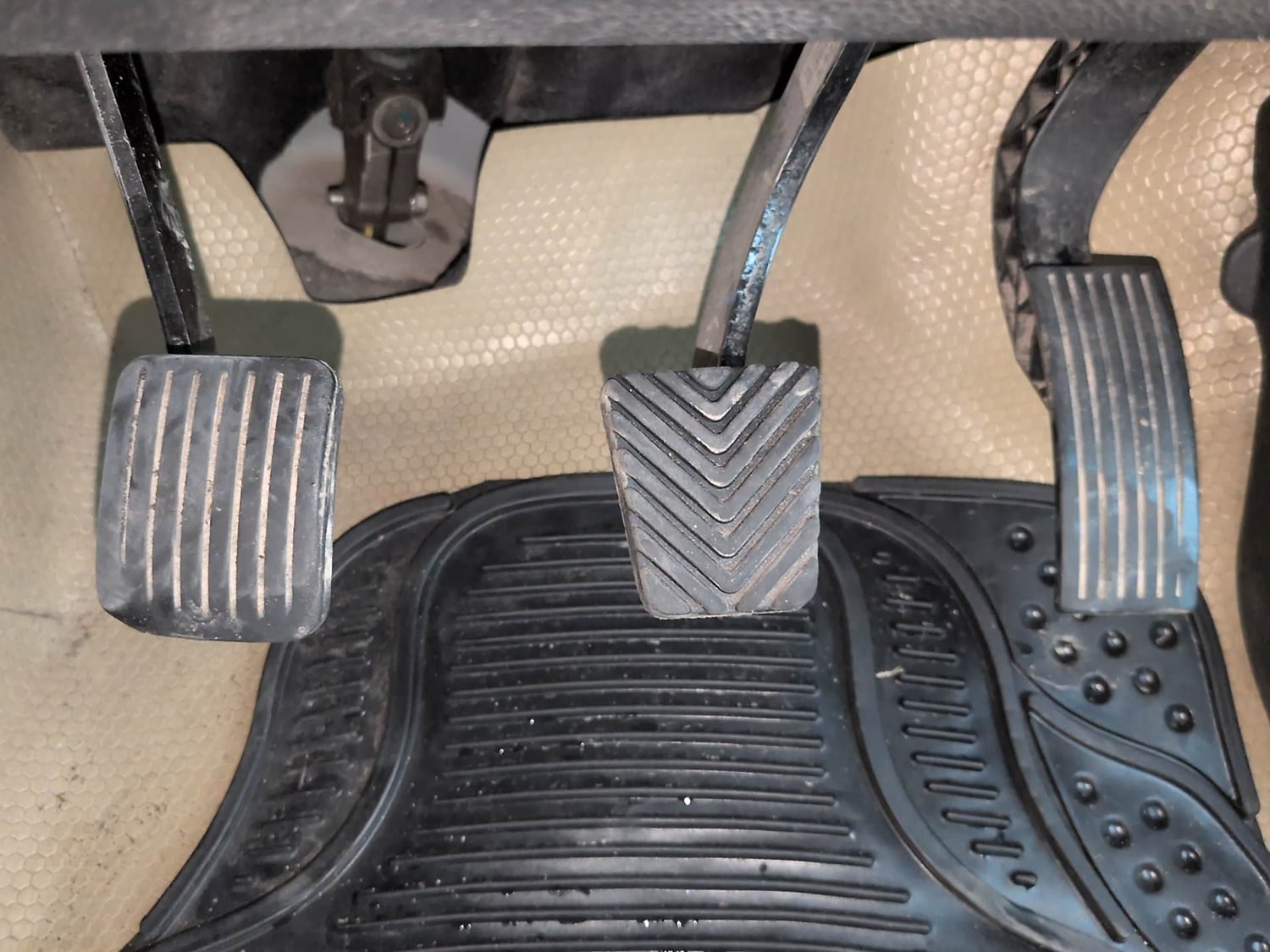 Used 2016 Hyundai Grand i10 [2013-2017] Prime 1.2 Kappa VTVT Petrol Manual interior PEDALS VIEW
