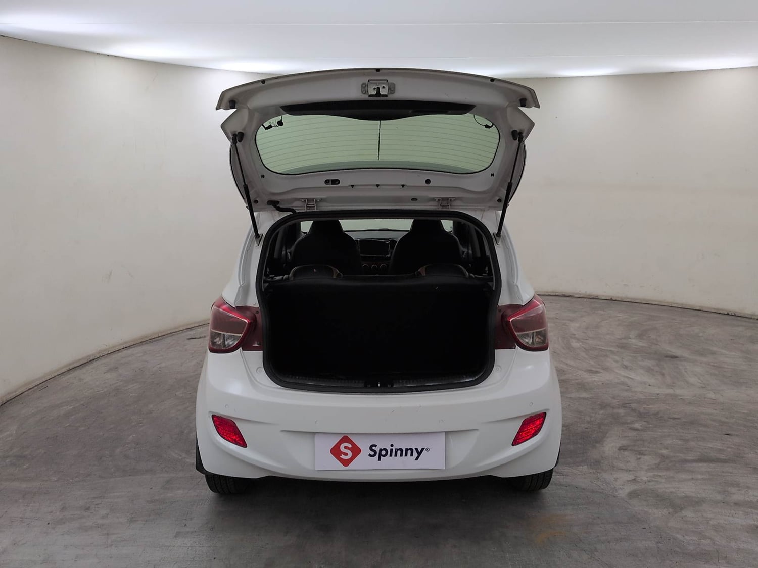 Used 2016 Hyundai Grand i10 [2013-2017] Prime 1.2 Kappa VTVT Petrol Manual interior DICKY DOOR OPEN VIEW