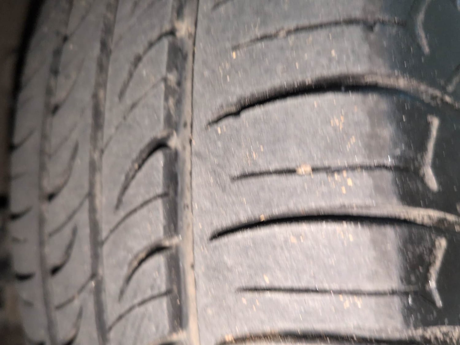 Used 2016 Hyundai Grand i10 [2013-2017] Prime 1.2 Kappa VTVT Petrol Manual tyres RIGHT FRONT TYRE TREAD VIEW