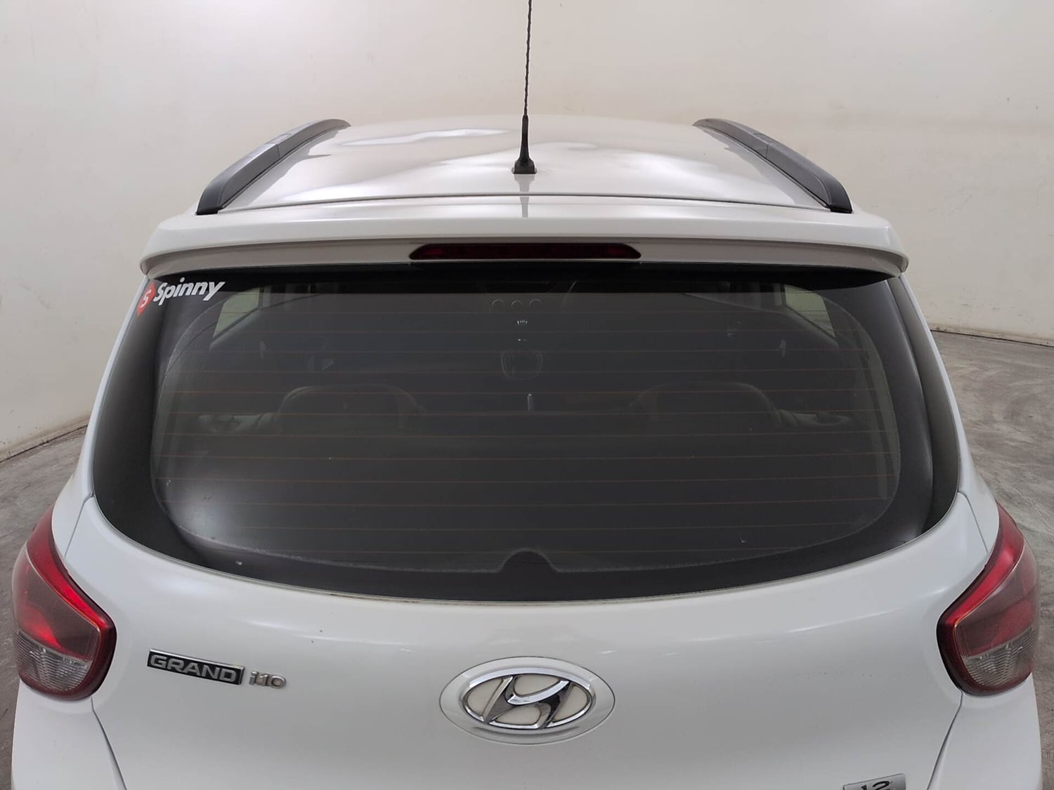 Used 2016 Hyundai Grand i10 [2013-2017] Prime 1.2 Kappa VTVT Petrol Manual exterior BACK WINDSHIELD VIEW