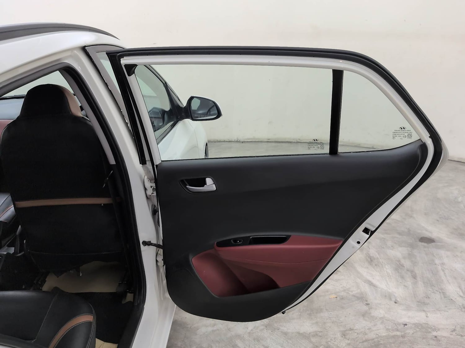 Used 2016 Hyundai Grand i10 [2013-2017] Prime 1.2 Kappa VTVT Petrol Manual interior RIGHT REAR DOOR OPEN VIEW