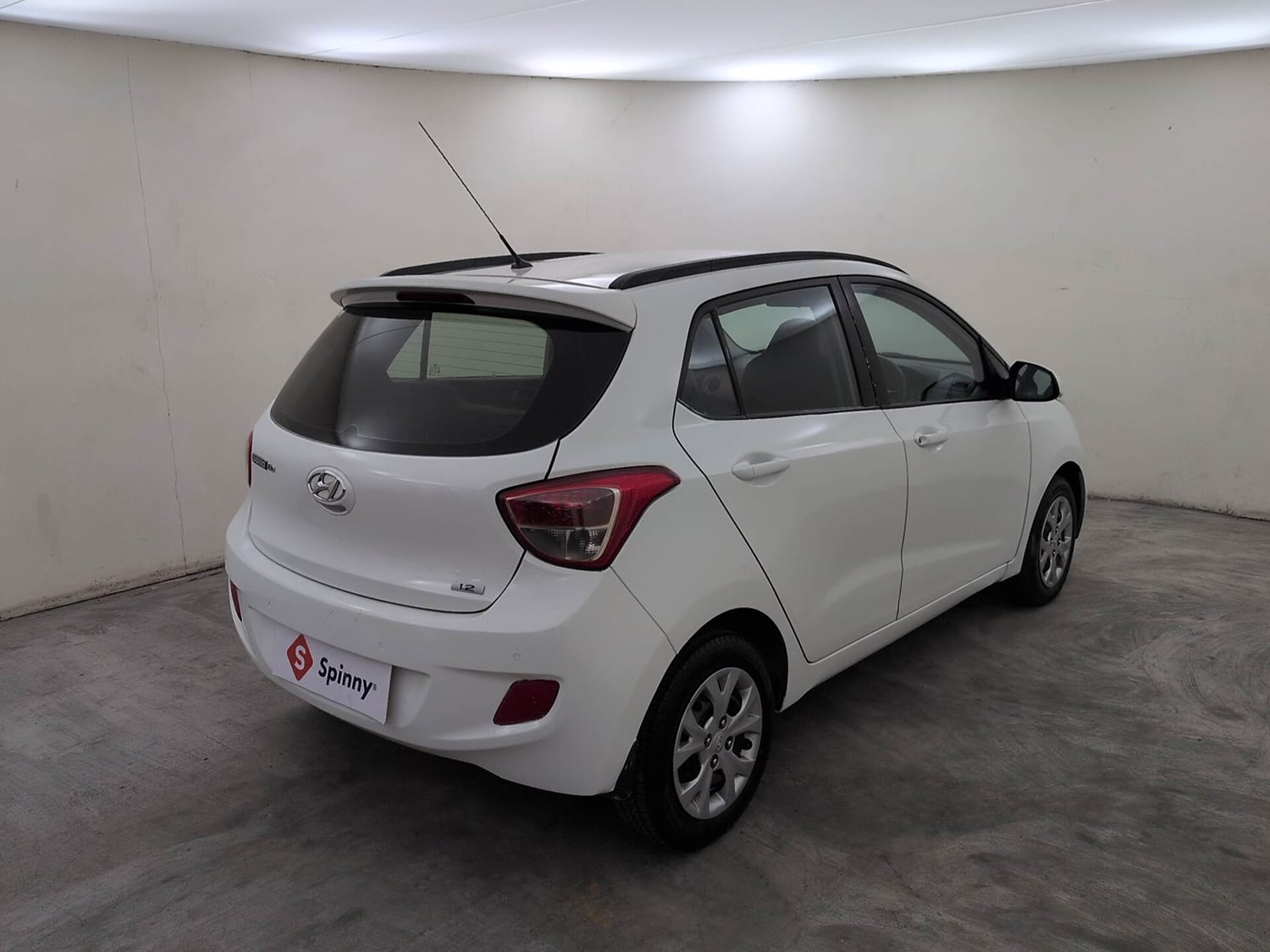 Used 2016 Hyundai Grand i10 [2013-2017] Prime 1.2 Kappa VTVT Petrol Manual exterior RIGHT REAR CORNER VIEW