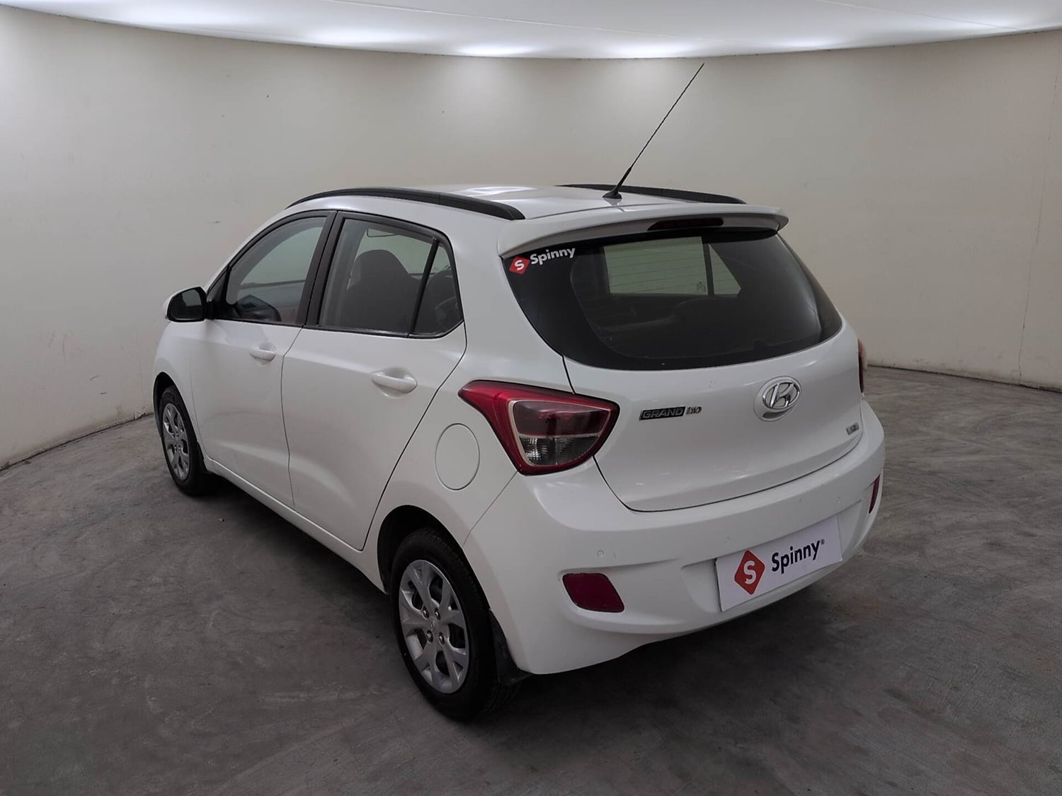 Used 2016 Hyundai Grand i10 [2013-2017] Prime 1.2 Kappa VTVT Petrol Manual exterior LEFT REAR CORNER VIEW