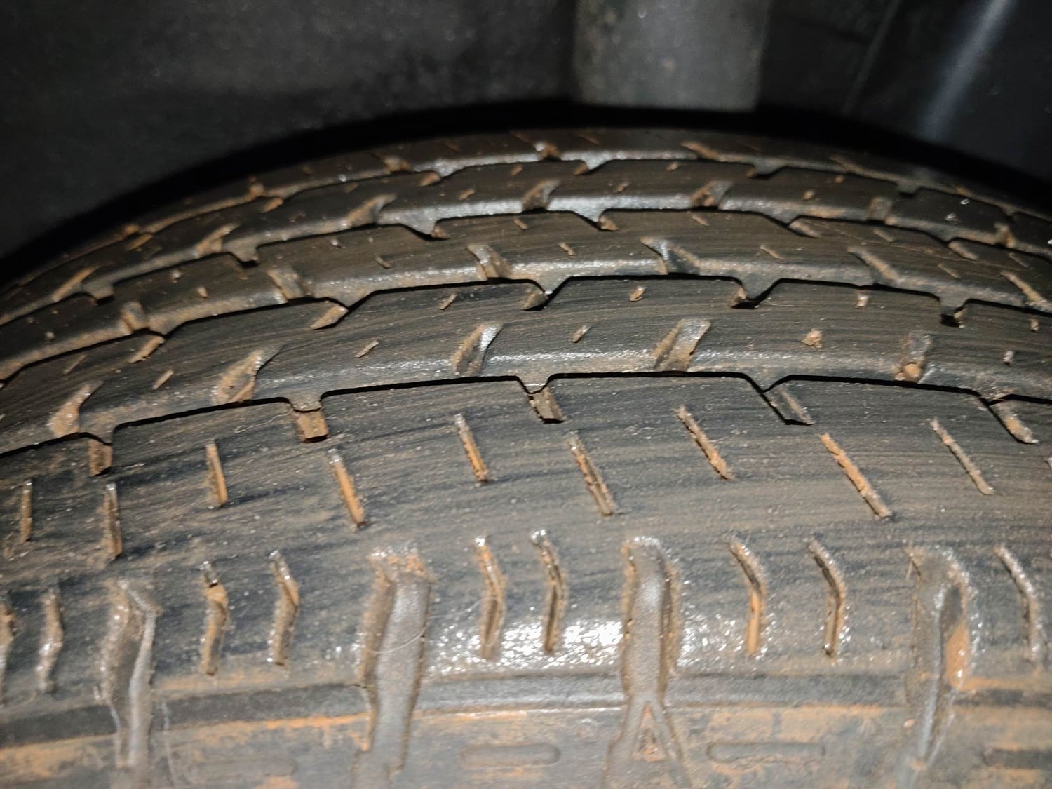 Used 2015 Hyundai Grand i10 Asta AT 1.2 Kappa VTVT Petrol Automatic tyres LEFT REAR TYRE TREAD VIEW