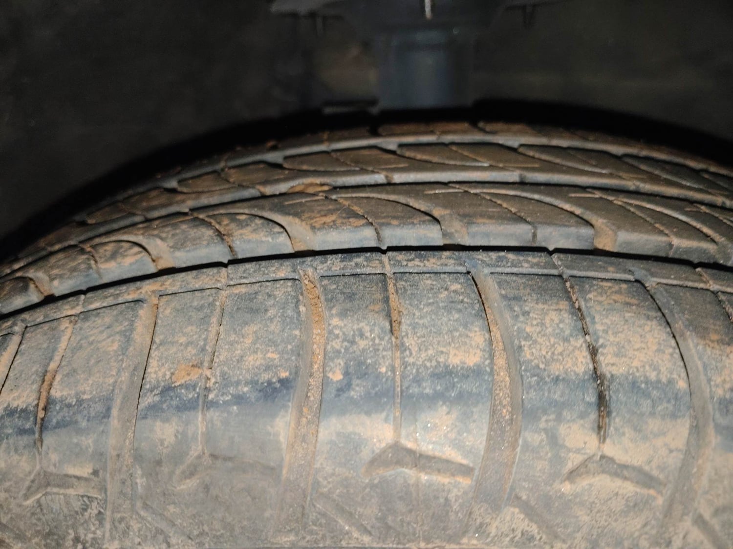 Used 2015 Hyundai Grand i10 Asta AT 1.2 Kappa VTVT Petrol Automatic tyres RIGHT FRONT TYRE TREAD VIEW