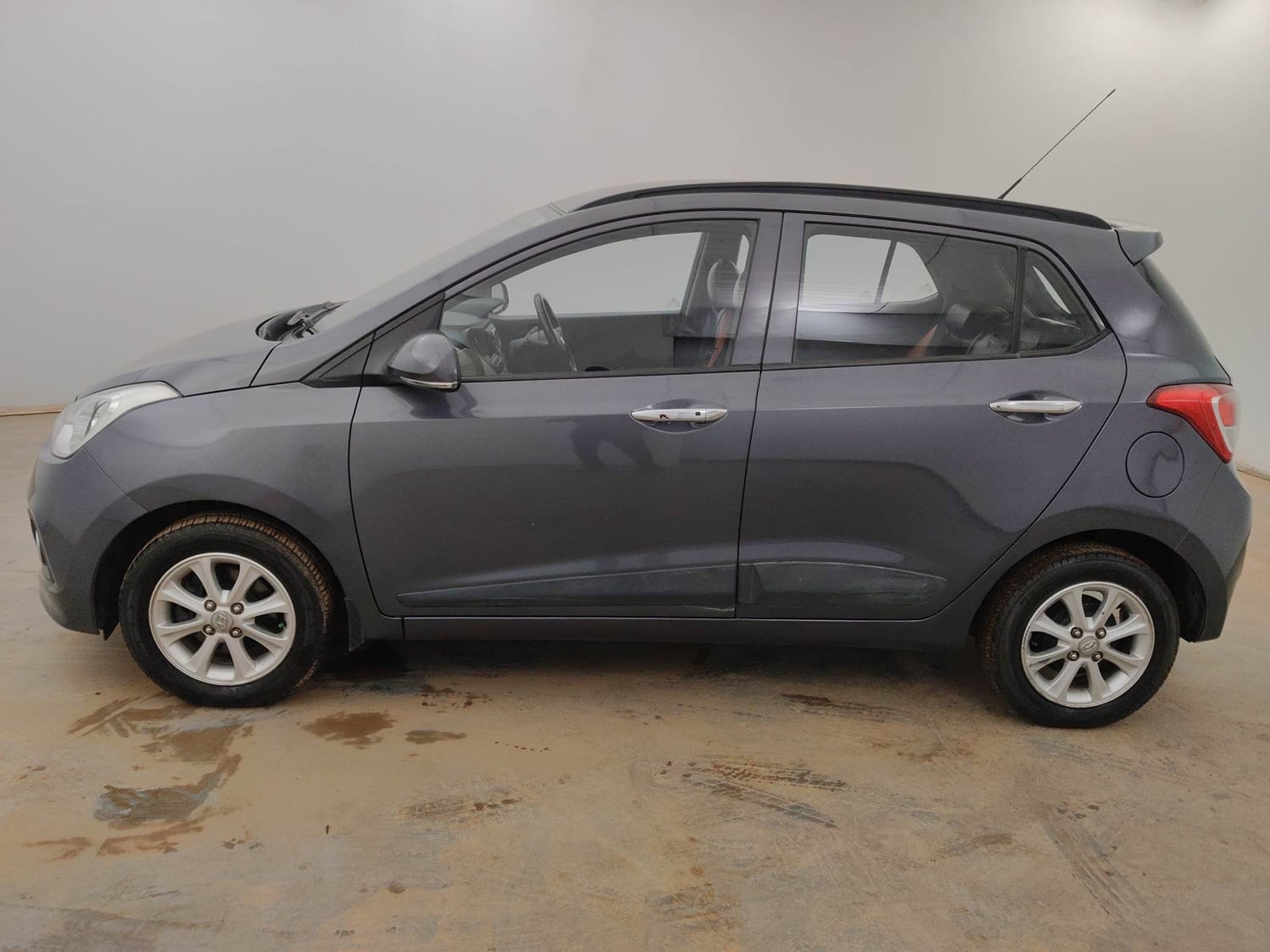Used 2015 Hyundai Grand i10 Asta AT 1.2 Kappa VTVT Petrol Automatic exterior LEFT SIDE VIEW