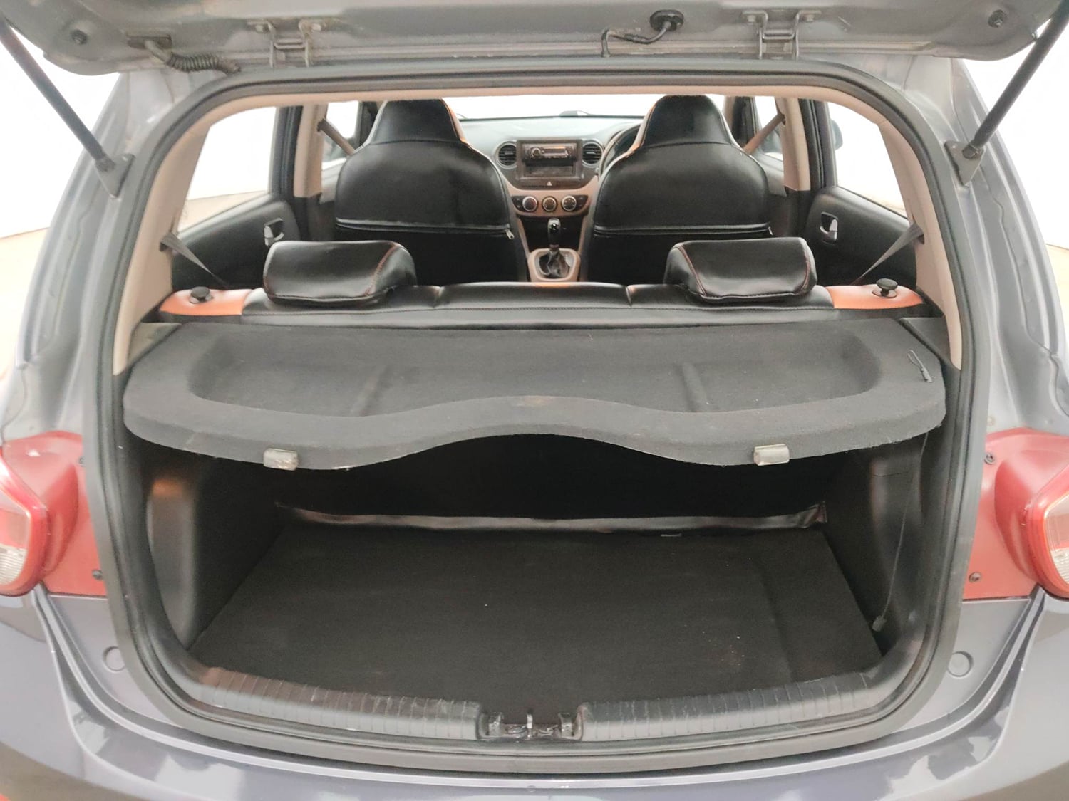 Used 2015 Hyundai Grand i10 Asta AT 1.2 Kappa VTVT Petrol Automatic interior DICKY INSIDE VIEW