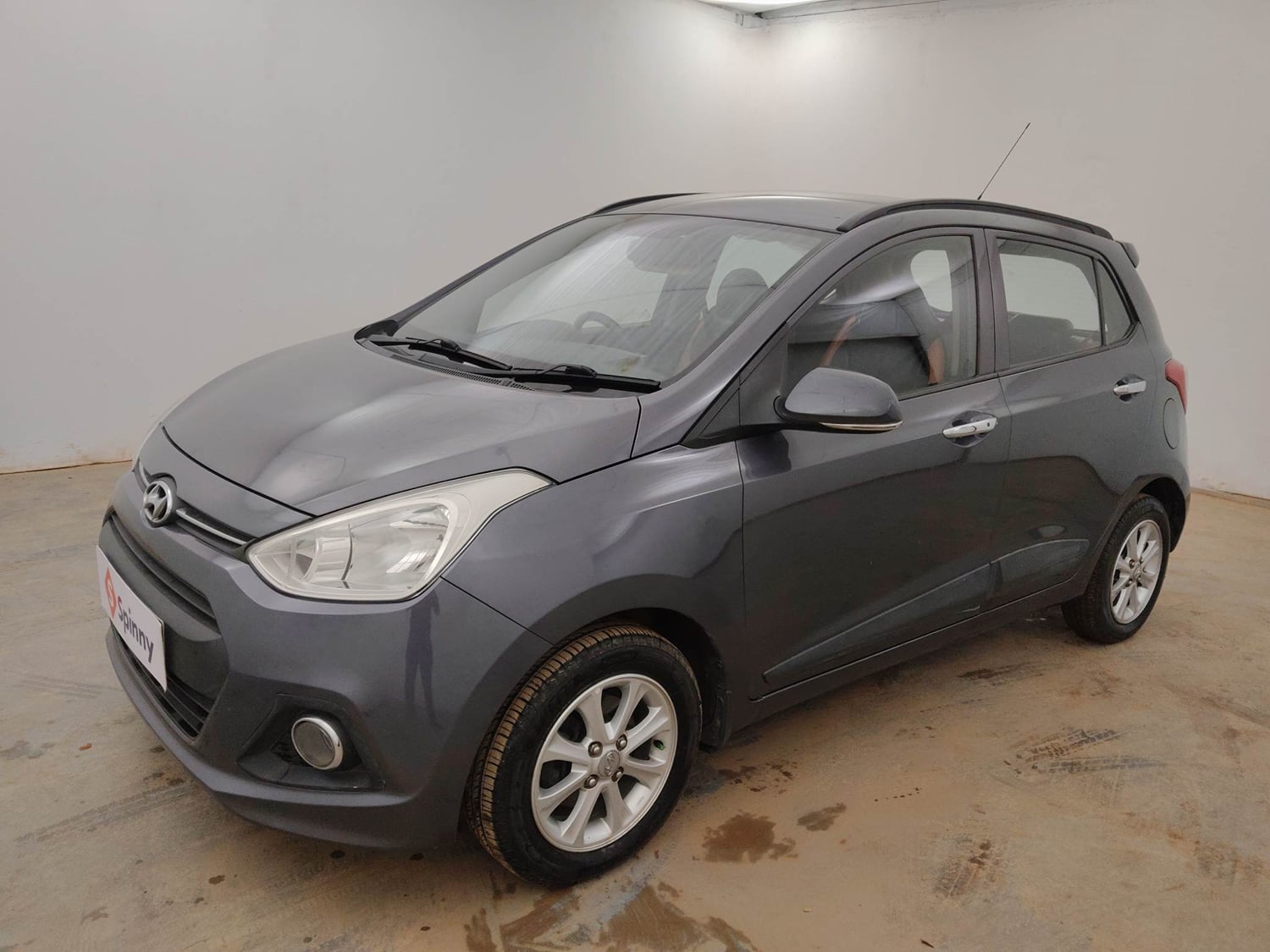 Used 2015 Hyundai Grand i10 Asta AT 1.2 Kappa VTVT Petrol Automatic exterior LEFT FRONT CORNER VIEW