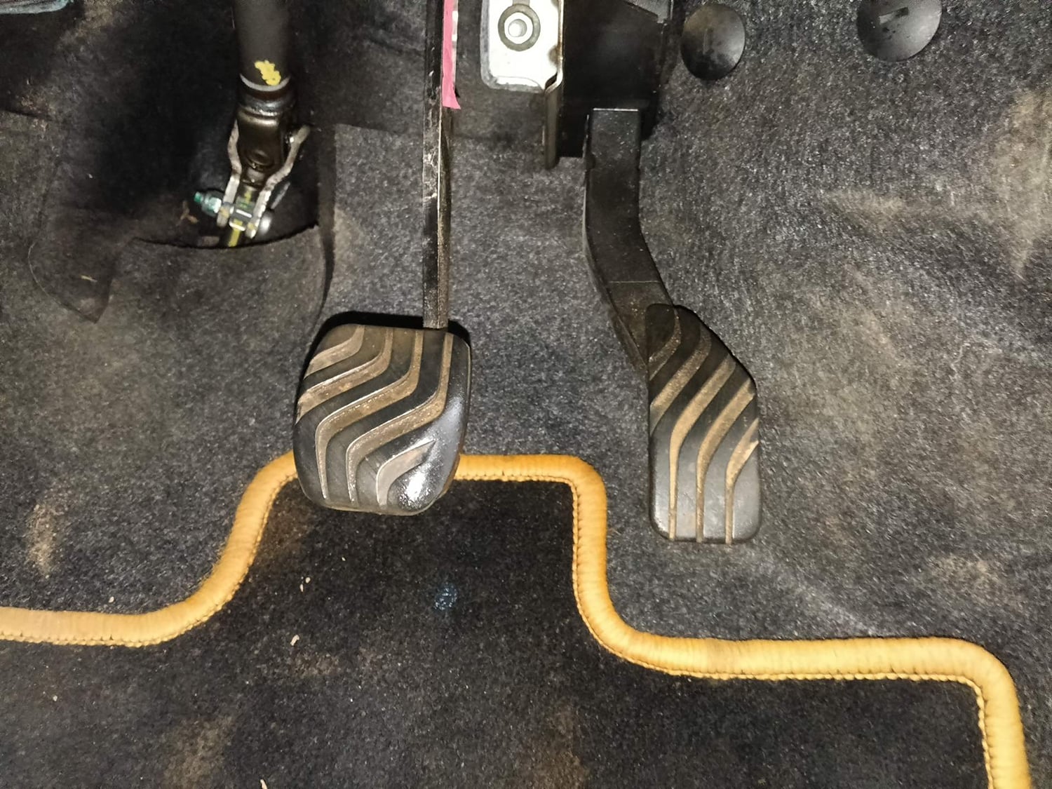 Used 2019 Renault Kwid 1.0 RXT AMT Opt Petrol Automatic interior PEDALS VIEW