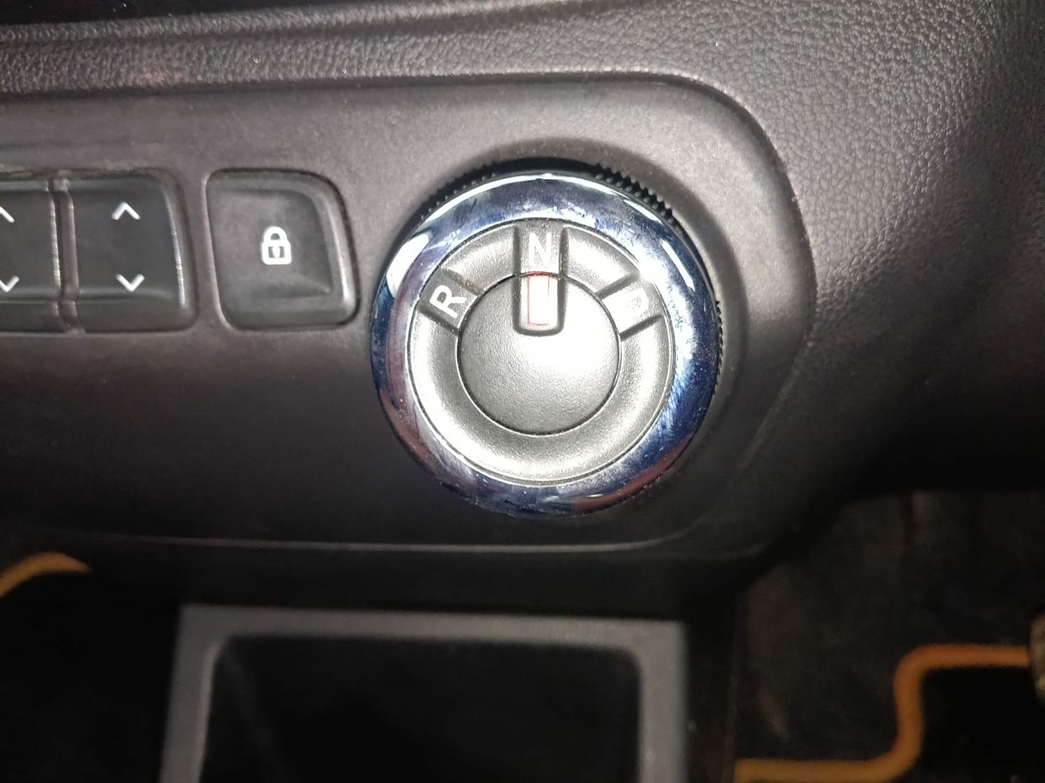 Used 2019 Renault Kwid 1.0 RXT AMT Opt Petrol Automatic interior GEAR  KNOB VIEW