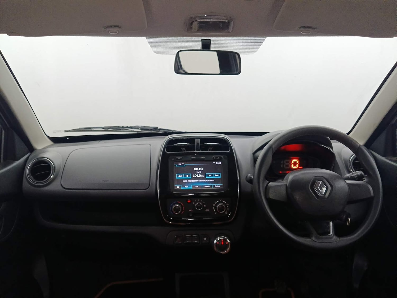 Used 2019 Renault Kwid 1.0 RXT AMT Opt Petrol Automatic interior DASHBOARD VIEW