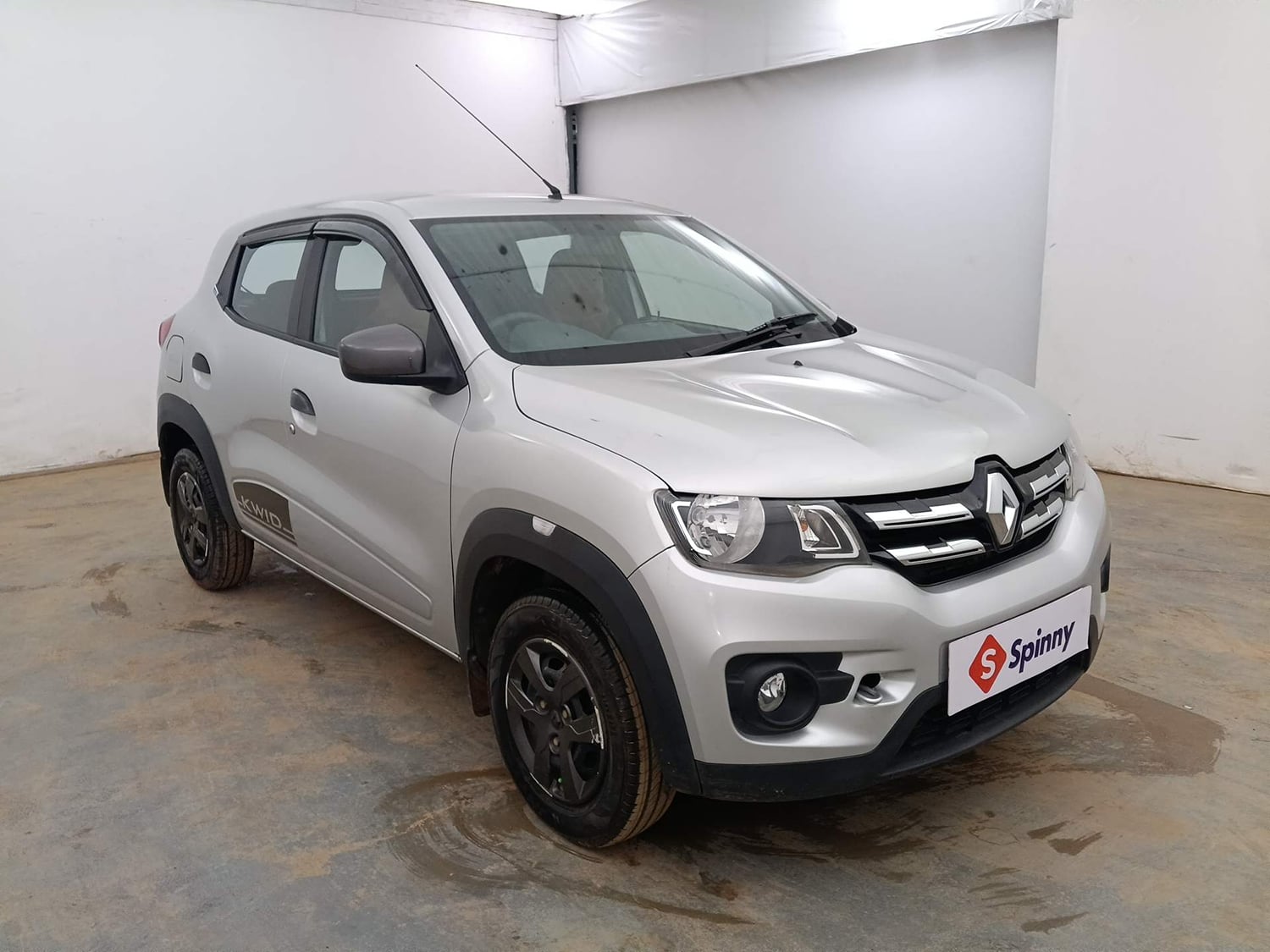 Used 2019 Renault Kwid 1.0 RXT AMT Opt Petrol Automatic exterior RIGHT FRONT CORNER VIEW