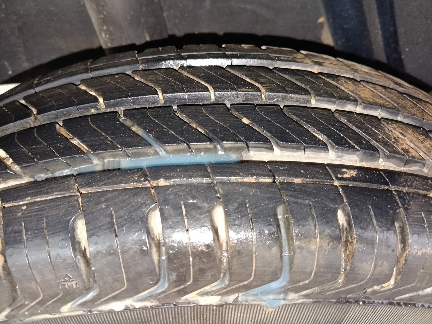 Used 2019 Renault Kwid 1.0 RXT AMT Opt Petrol Automatic tyres RIGHT REAR TYRE TREAD VIEW