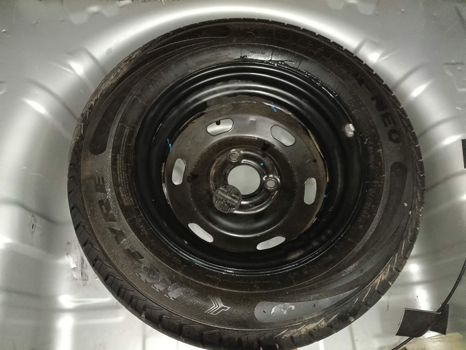 Used 2019 Renault Kwid 1.0 RXT AMT Opt Petrol Automatic tyres SPARE TYRE VIEW