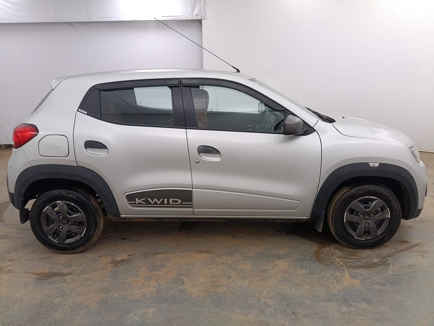 Used 2019 Renault Kwid 1.0 RXT AMT Opt Petrol Automatic exterior RIGHT SIDE VIEW