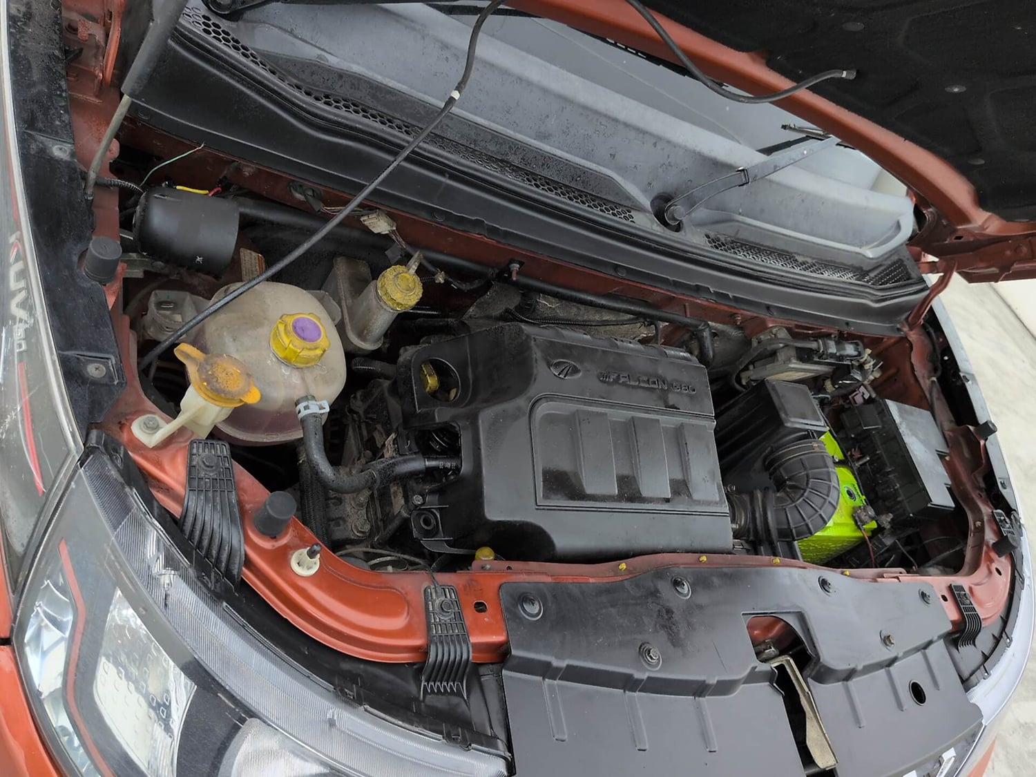 Used 2017 Mahindra KUV100 K8 6 STR Petrol Manual engine ENGINE RIGHT SIDE VIEW