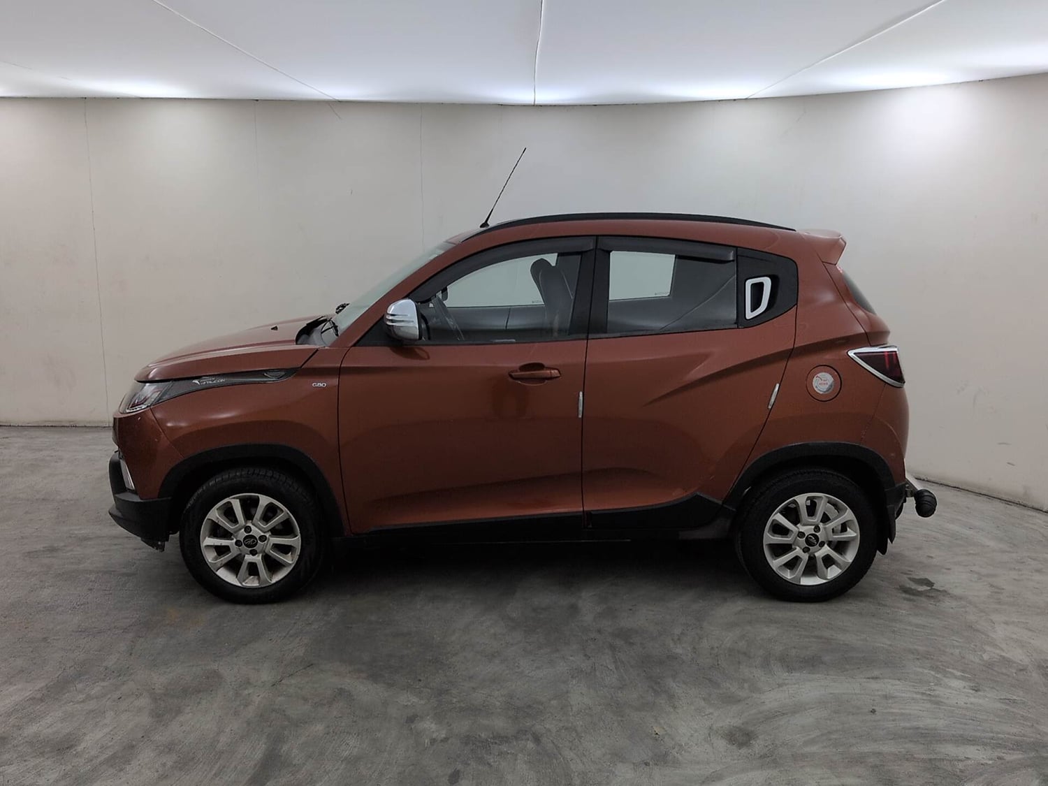 Used 2017 Mahindra KUV100 K8 6 STR Petrol Manual exterior LEFT SIDE VIEW