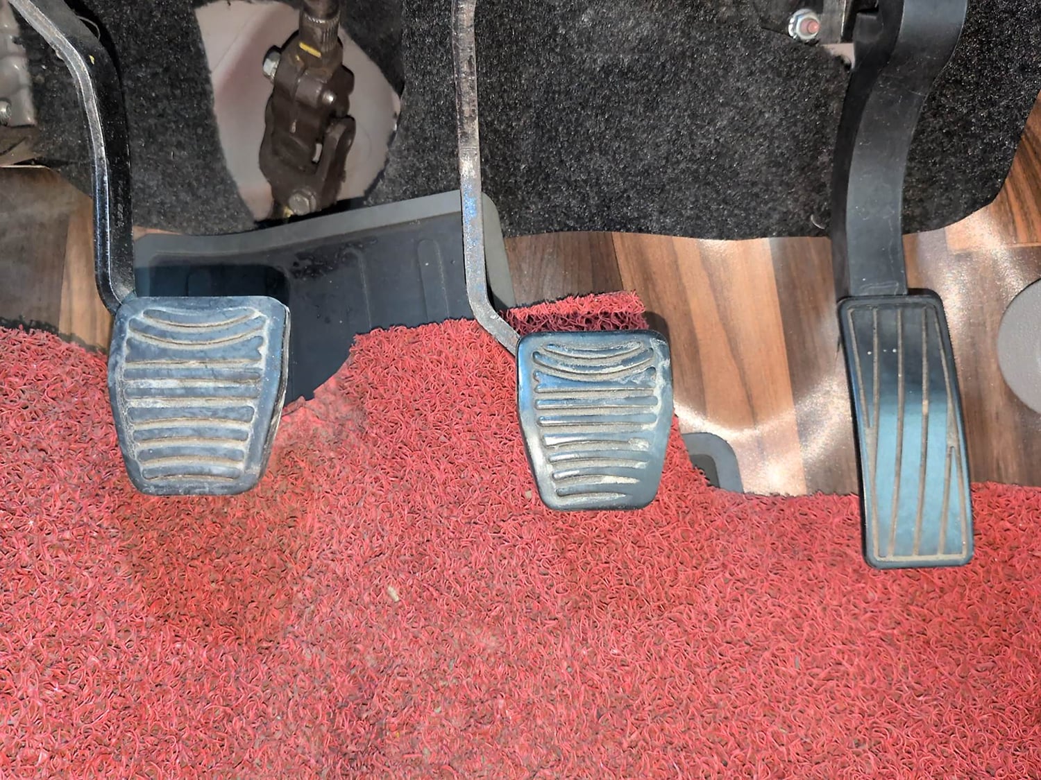 Used 2017 Mahindra KUV100 K8 6 STR Petrol Manual interior PEDALS VIEW