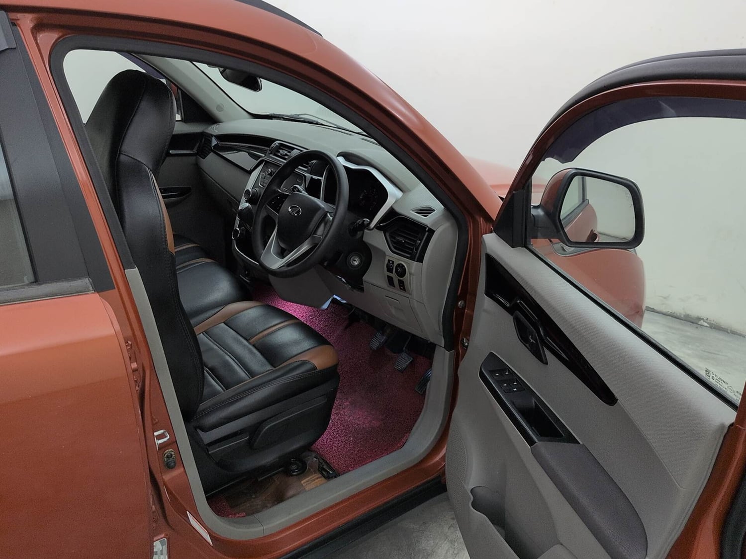 Used 2017 Mahindra KUV100 K8 6 STR Petrol Manual interior RIGHT SIDE FRONT DOOR CABIN VIEW