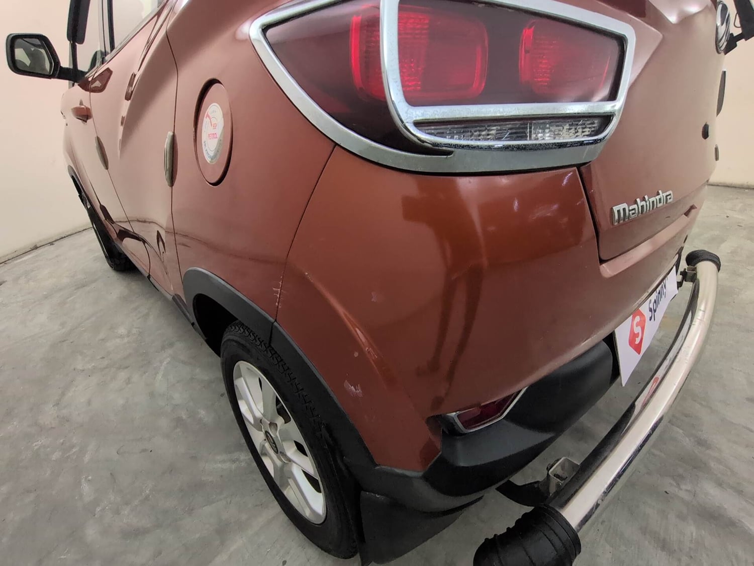 Used 2017 Mahindra KUV100 K8 6 STR Petrol Manual dents MINOR SCRATCH