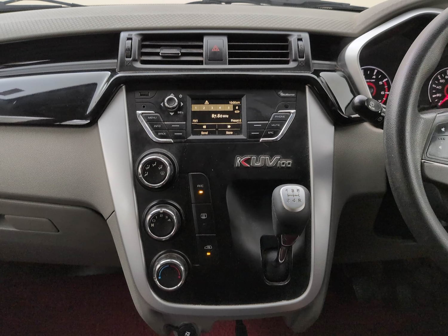 Used 2017 Mahindra KUV100 K8 6 STR Petrol Manual interior MUSIC SYSTEM & AC CONTROL VIEW