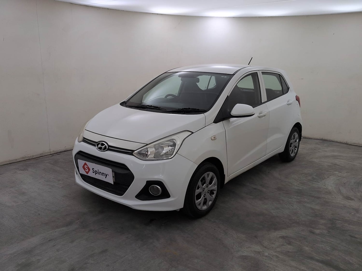 Used 2017 Hyundai Grand i10 Magna 1.2 Kappa VTVT Petrol Manual exterior LEFT FRONT CORNER VIEW