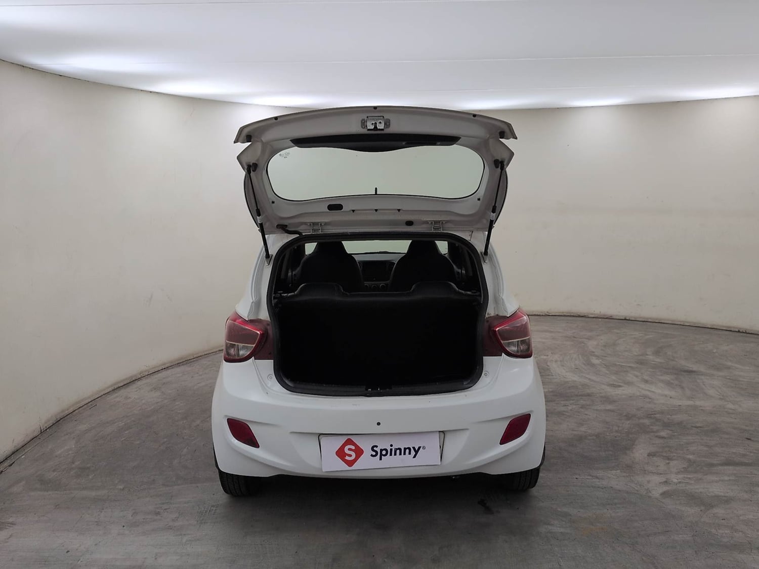 Used 2017 Hyundai Grand i10 Magna 1.2 Kappa VTVT Petrol Manual interior DICKY DOOR OPEN VIEW